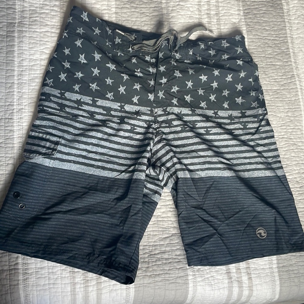 NWOT Ocean Current Board Shorts 32